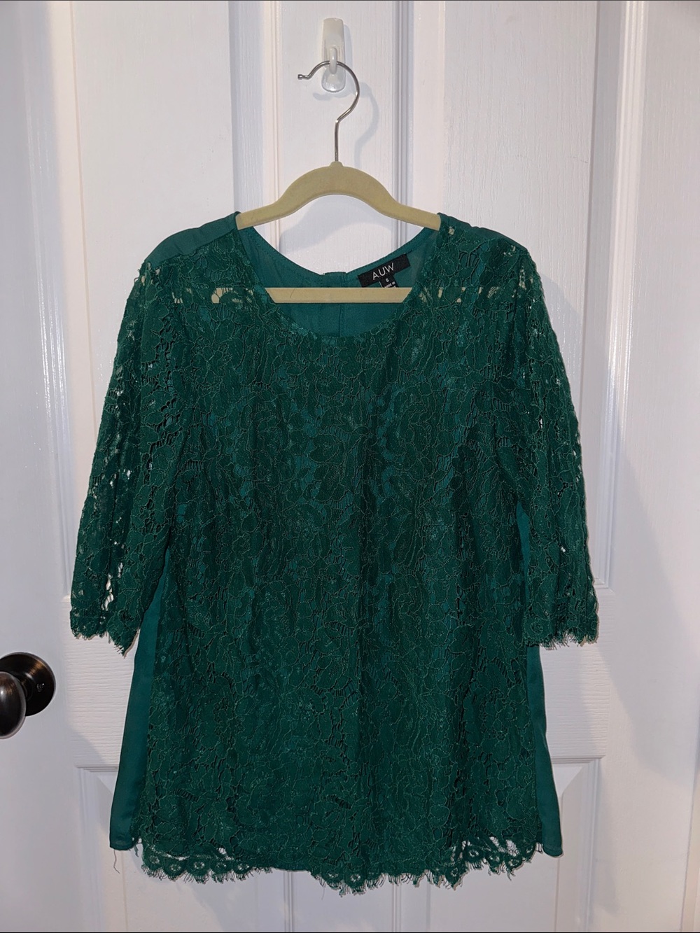 Emerald Green Lace Mid-length Sleeve Shirt